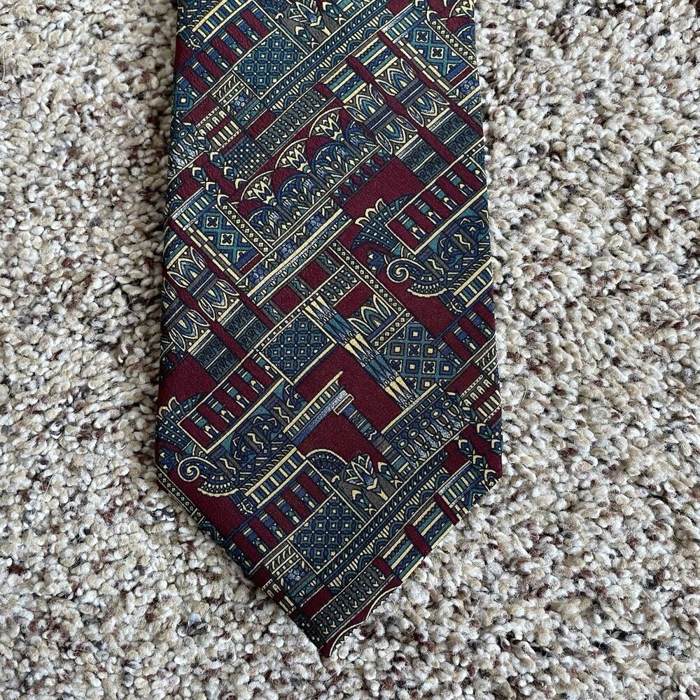 Metropolitan Museum of Art Men's Tie Silk Burgundy Blue Architecture 54.5" x 4"